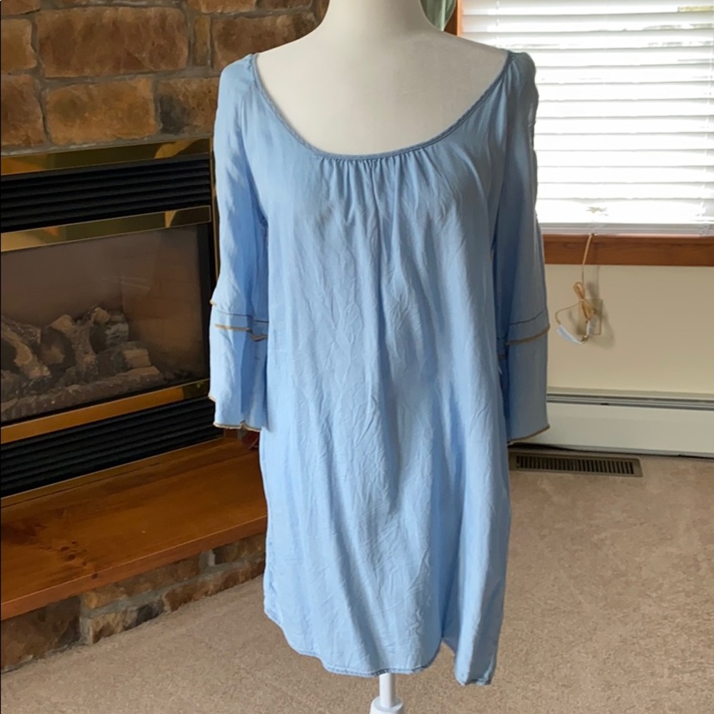 Super cute denim dress!